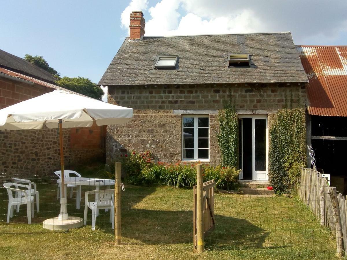 Le Domaine Villa Saint-Symphorien-des-Monts Buitenkant foto
