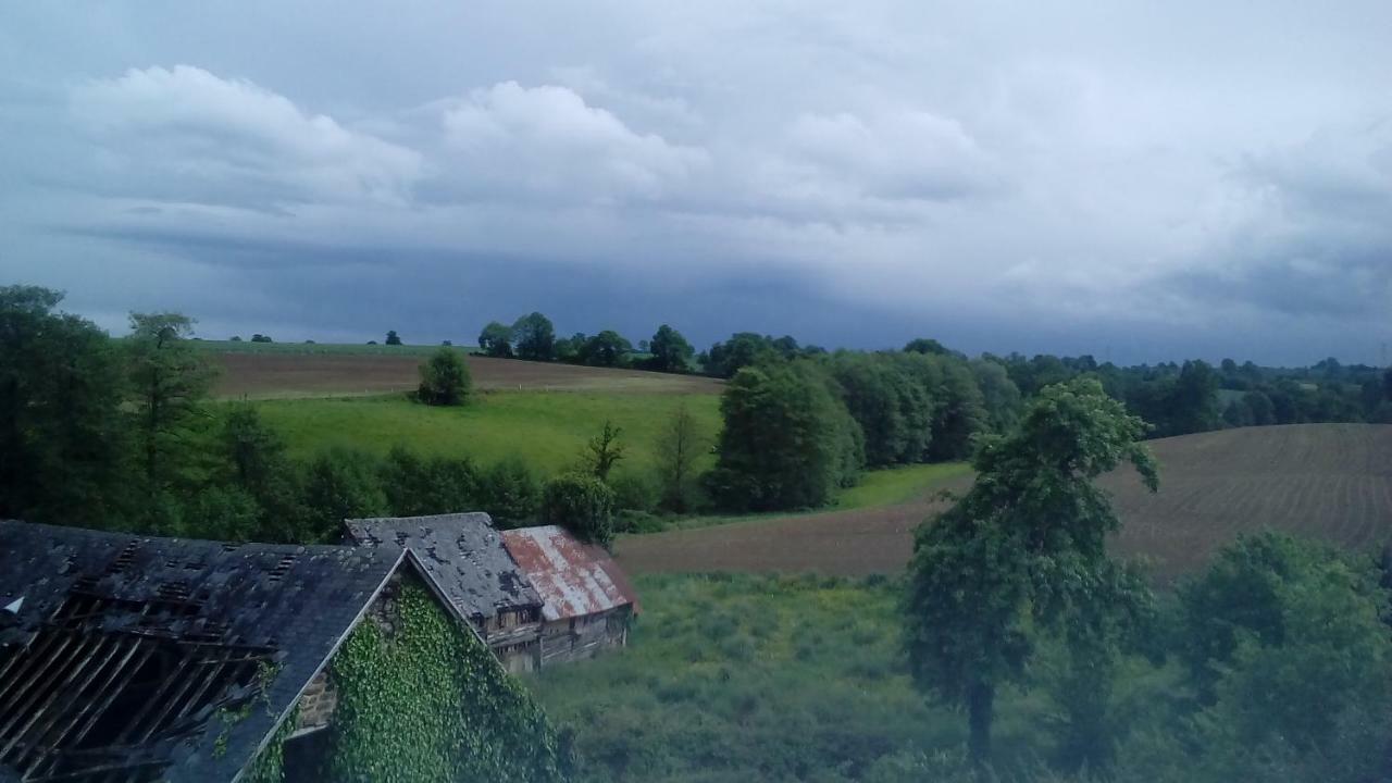 Le Domaine Villa Saint-Symphorien-des-Monts Buitenkant foto
